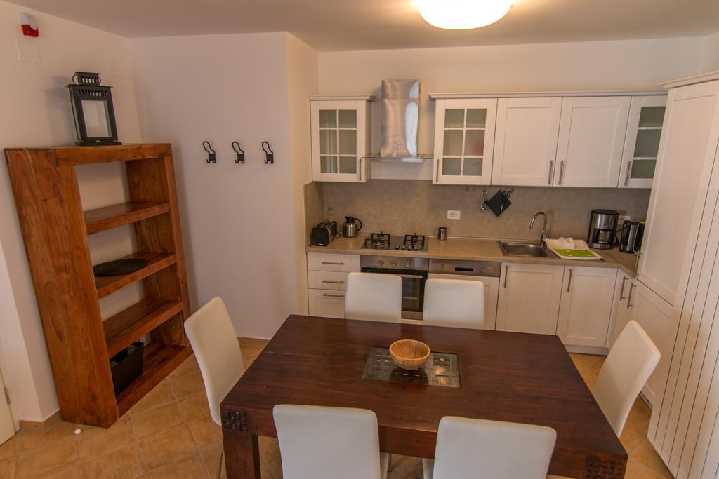 Apartments Athos Rabac Zewnętrze zdjęcie